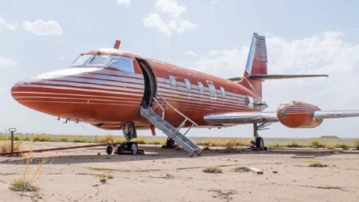 Le jet privé d'Elvis Presley vendu aux enchères pour 430.000 USD