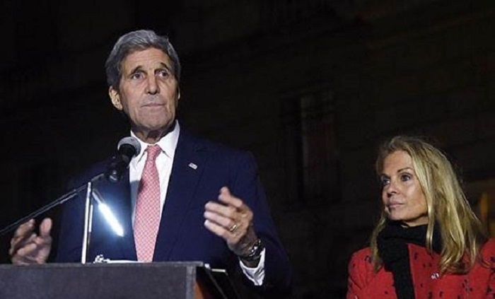 Kerry unhurt in traffic accident in India