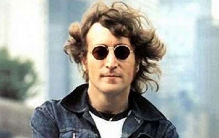 It is possible that John Lennon`s suit be sold for $ 65.000