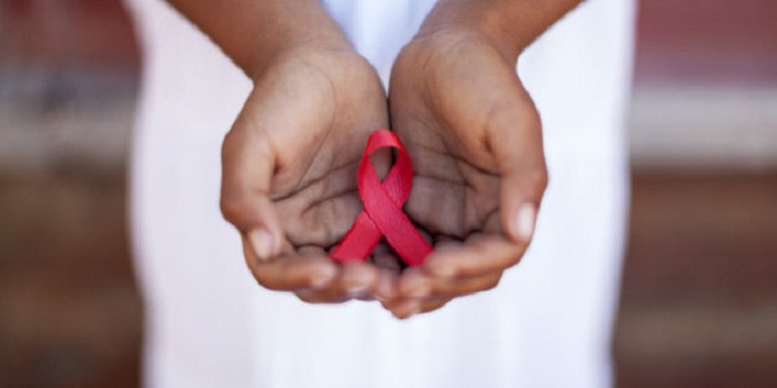 1 décembre: La Journée mondiale de lutte contre le sida - historique