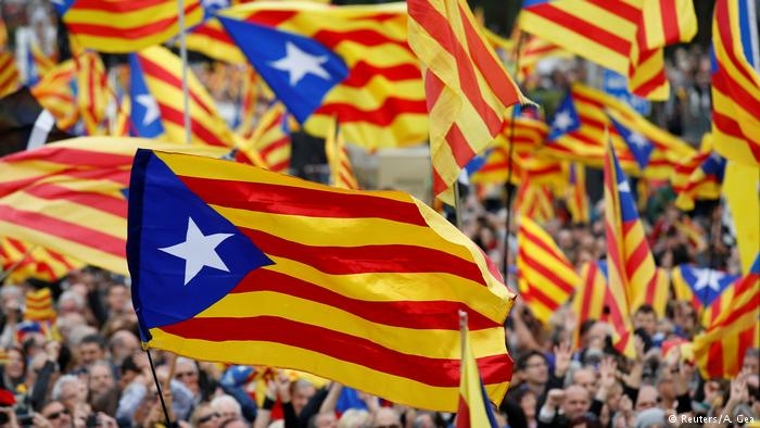 برلمان كتالونيا "يرد" على مدريد الخميس