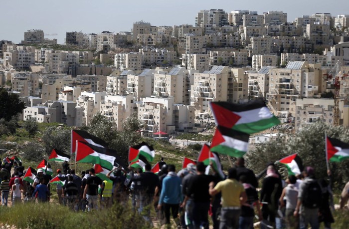 Un ministro israelí prevé asentar hasta 500.000 colonos judíos al sur de Jerusalén