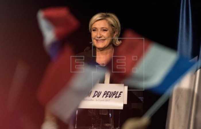 La justicia francesa pide levantar la inmunidad parlamentaria a Marine Le Pen