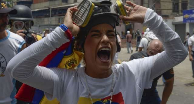 ترامب يطالب فنزويلا بالإفراج عن جميع المعتقلين السياسيين بشكل فوري