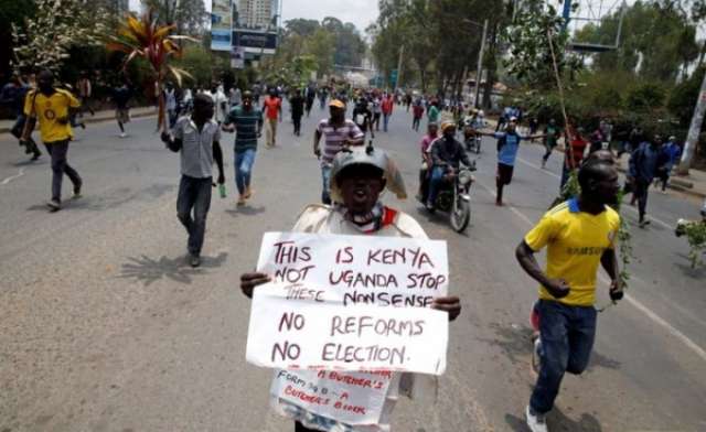 Kenya bans street protests amid election row