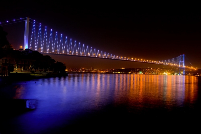 Lights of Fatih Sultan Mehmet Bridge to reflect colors of Azerbaijani flag