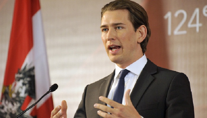 Austria tells Macedonia to be ready to close border