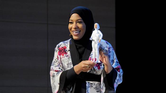 Une poupée Barbie voilée en l'honneur de l'escrimeuse américaine Ibtihaj Muhammad