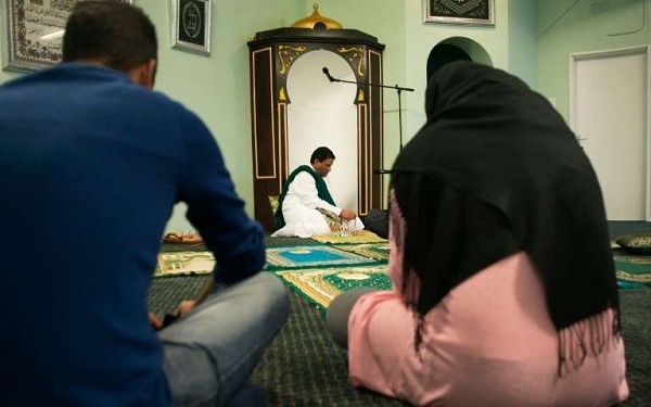 La mosquée "arc-en-ciel" d`un imam gay - VIDEO
