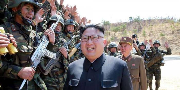 Kim Jong-Un suspend son projet de tirs vers Guam