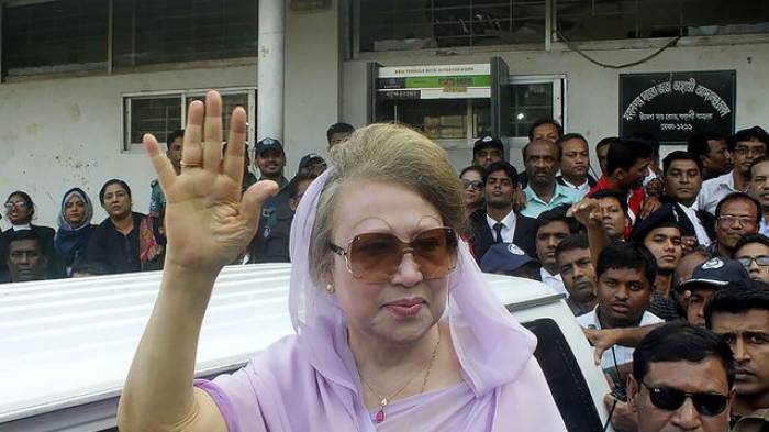 Bangladesh: mandats d'arrêt contre la dirigeante de l'opposition