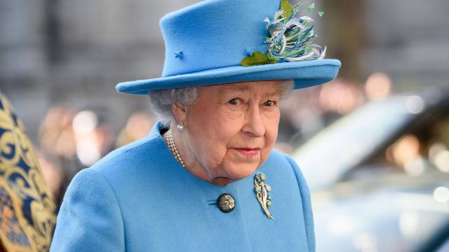 La reine Elizabeth II, plus populaire que jamais, fête ses 90 ans