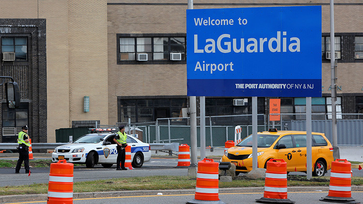 Evacúan el aeropuerto de LaGuardia en Nueva York por un vehículo sospechoso abandonado