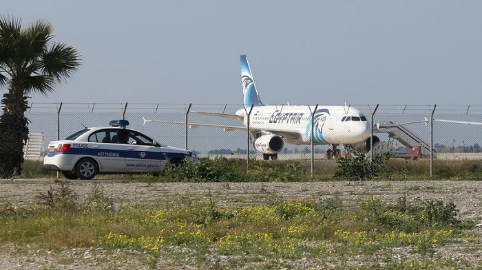 Entführtes ägyptisches Flugzeug landet auf Zypern