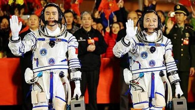 Lancement réussi de deux astronautes chinois