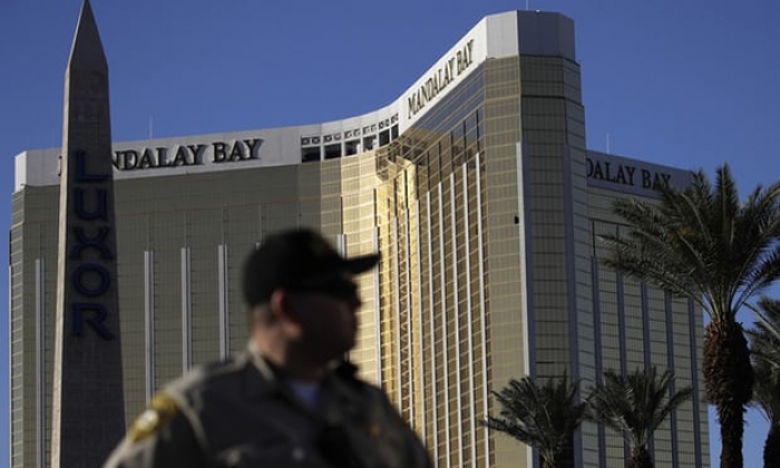Las Vegas gunman shot security guard six minutes before mass killing began
