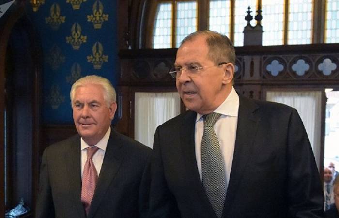 Tillerson y Lavrov hablan por teléfono sobre medidas para aflojar tensión en Siria