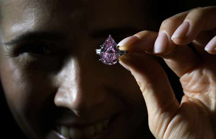 États-Unis: un ado trouve par hasard un diamant de 7 carats