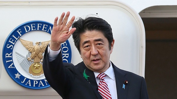 Japon : Abe en route pour New York où il sera le premier dirigeant à rencontrer Trump