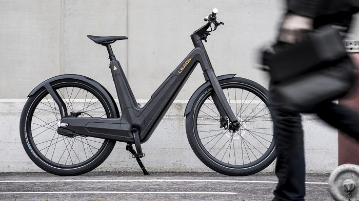 Paris : pour voler un vélo électrique... il coupe un arbre