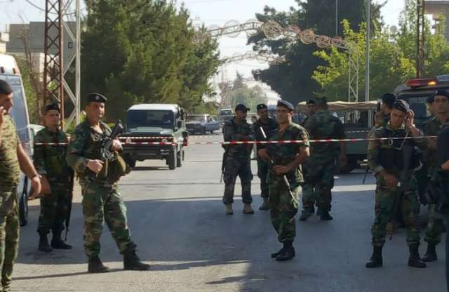 Suicide bombers attack Lebanese army during raids