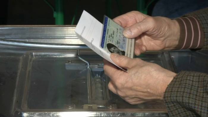 Législatives : la participation en baisse à la mi-journée 