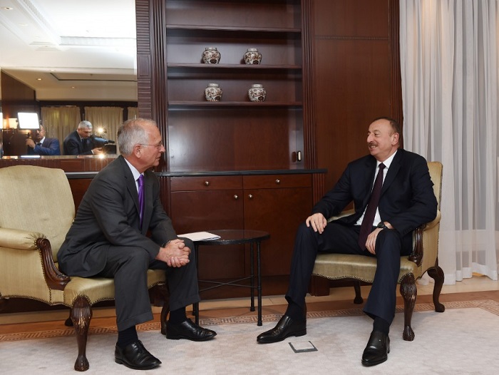 Ilham Aliyev empfängt Leiter von statistischen Behörden Deutschlands und Bulgarien