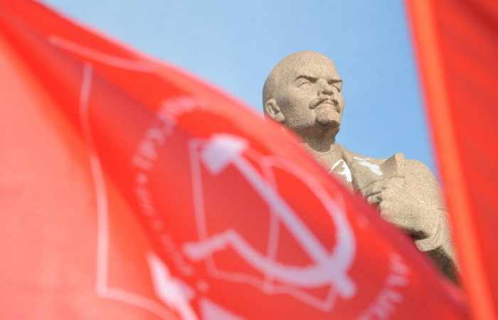 Senado de Polonia decide derrumbar casi 500 monumentos históricos del pasado comunista