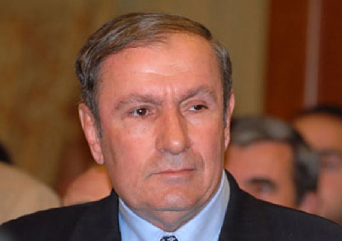 Former Armenian president visits Azerbaijan