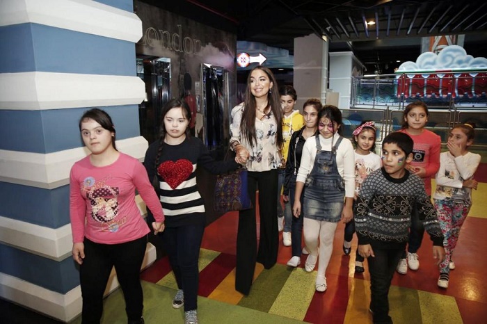 Heydar Aliyev Foundation arranges entertainment program for children