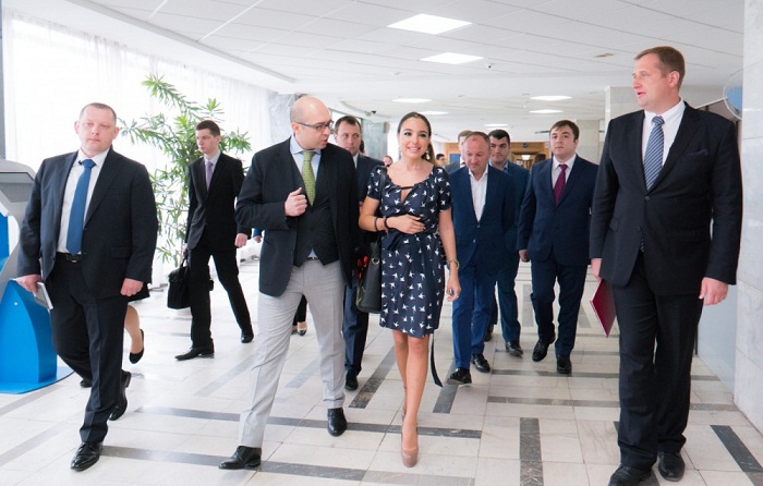 Heydar Aliyev Foundation VP meets with teaching staff, students of MSIIR