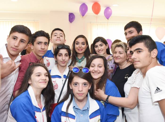 La Fondation Heydar Aliyev réjouit à nouveau les enfants - PHOTOS