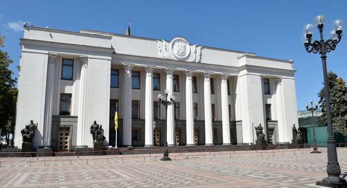 Ucrania defiende su soberanía de un lienzo soviético