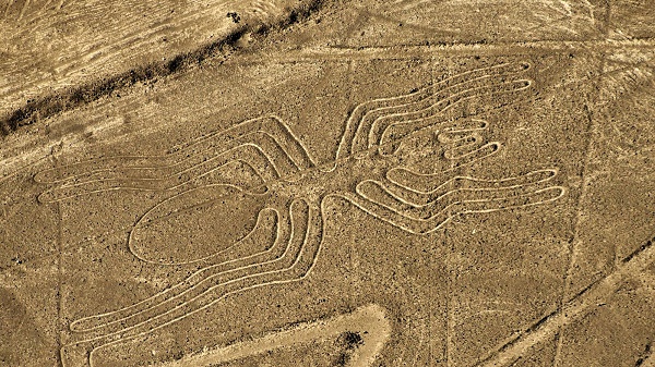 Pérou: un nouveau géoglyphe relance le mystère des dessins du désert de Nazca