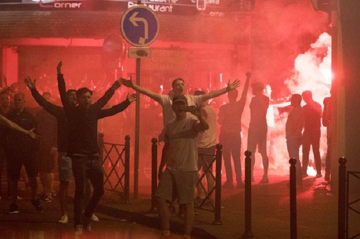 Frankreich: Englische Hooligans machen Jagd auf Russen in Lille