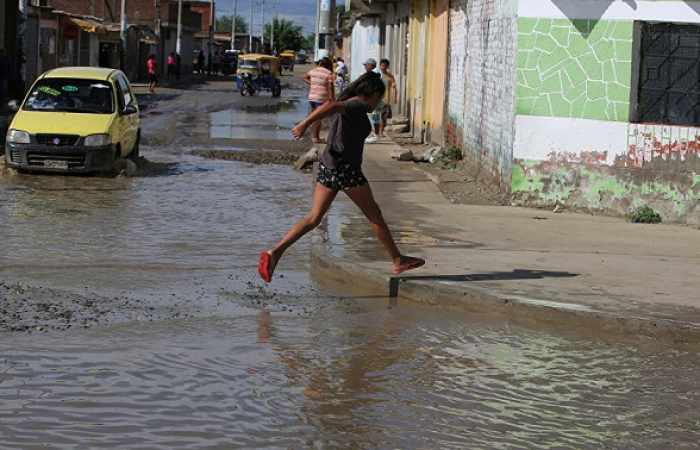 Lima colapsada debido a inundaciones por 'El Niño' costero