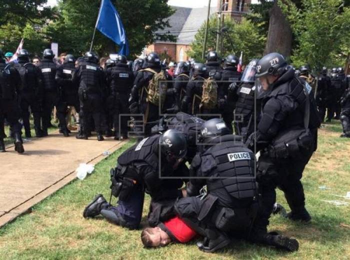 Tres muertos y 20 heridos tras la violenta marcha supremacista en Virginia