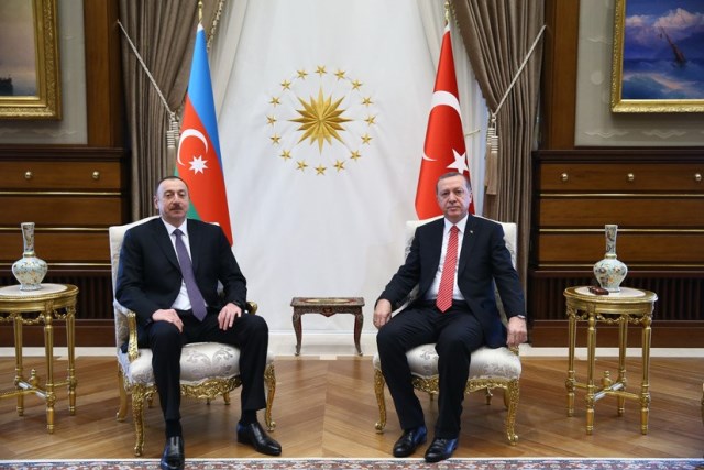 Una llamada telefónica de Aliyev a Erdogan:” Estamos en contra  de la intentona  golpista”
