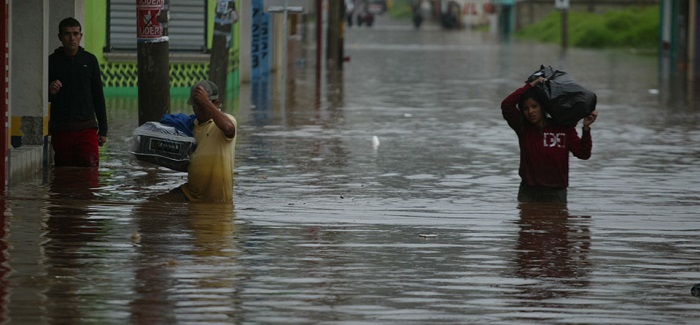 Deslizamiento provocado por lluvias deja al menos 10 muertos en Guatemala