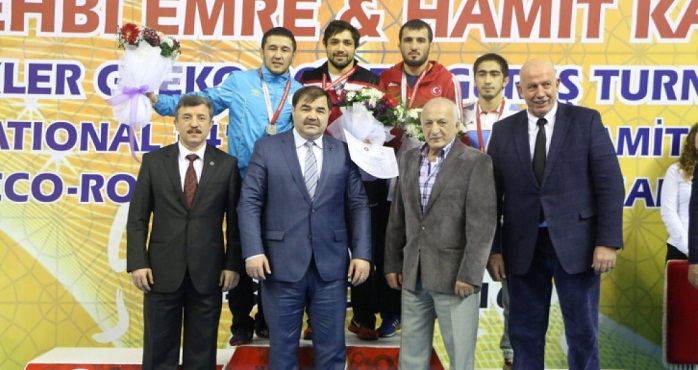 Des lutteurs azerbaïdjanais empochent deux médailles à Istanbul