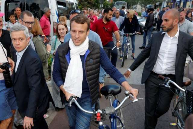 France begins voting in first round of parliamentary election