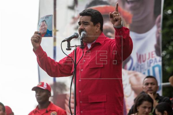 Maduro dice que ha cumplió los acuerdos del diálogo y llama a la oposición a sentarse