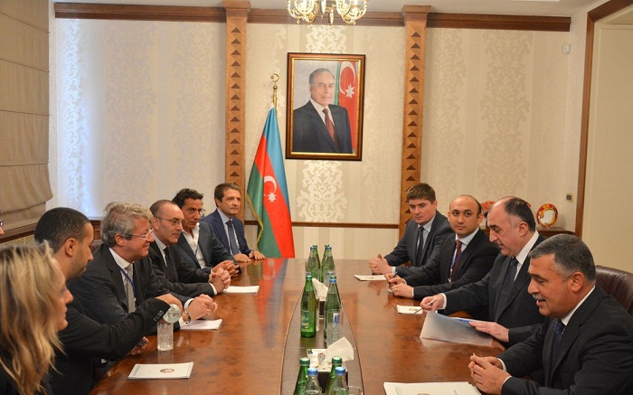 Le MAE azerbaïdjanais rencontre la délégation italienne