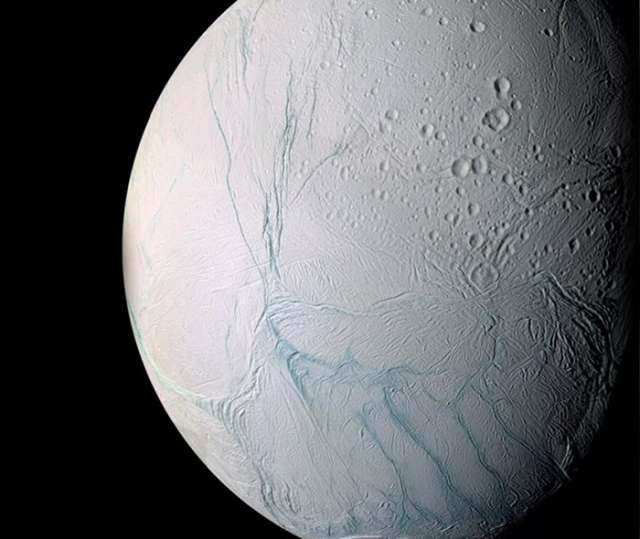 Cassini probe to sweep over Saturn`s moon Enceladus