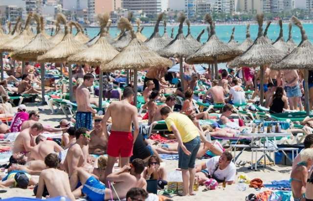 Bann für Engländer? Wie britische Touristen Mallorca-Hotels um Millionen betrügen –