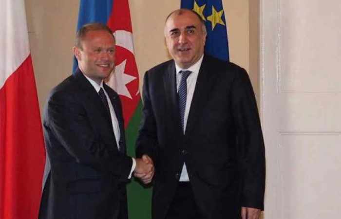 Le ministre des Affaires étrangères rencontre le Premier ministre de la République de Malte
