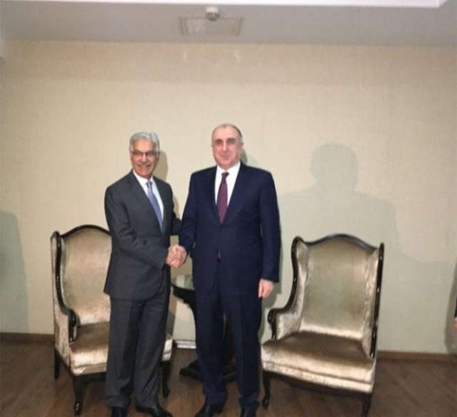 Azerbaijani, Pakistani FMs meet in Baku
