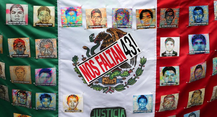 Miles marchan en México por 43 desaparecidos de Ayotzinapa a dos años de masacre