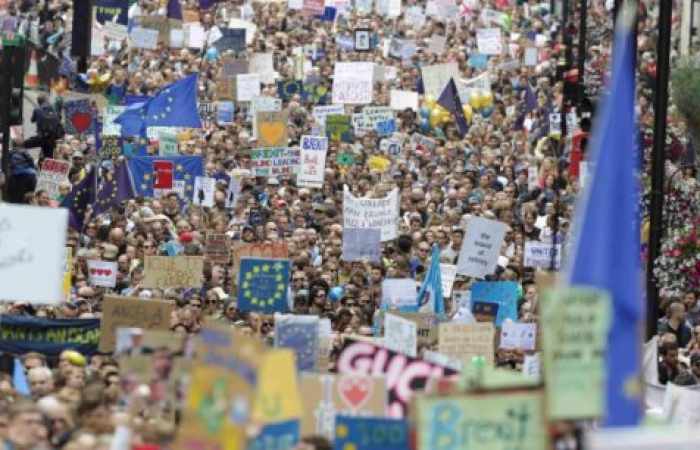 Plusieurs milliers de manifestants contre le Brexit à Londres