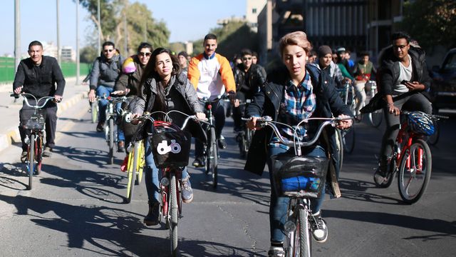 En Irak, des femmes à vélo pour affirmer leur liberté